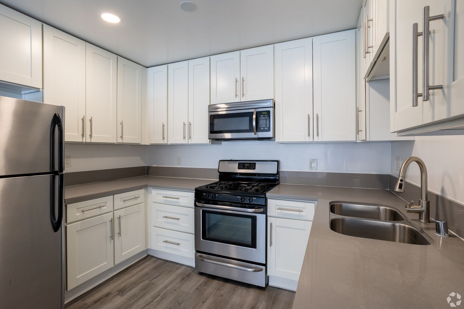 Los Angeles Apartment: 115 N. Wetherly Drive