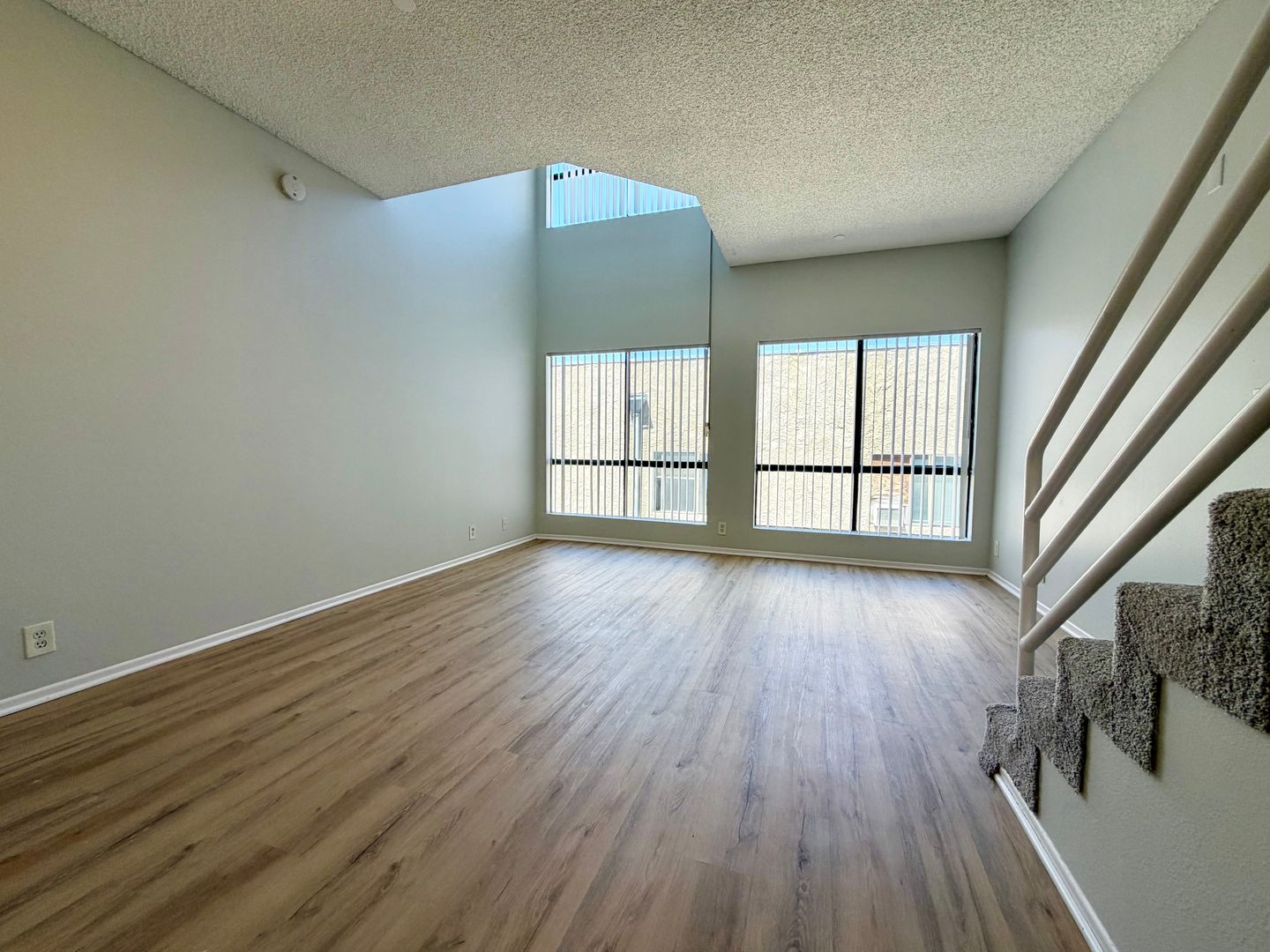 Los Angeles Apartment: 747 Gayley Ave