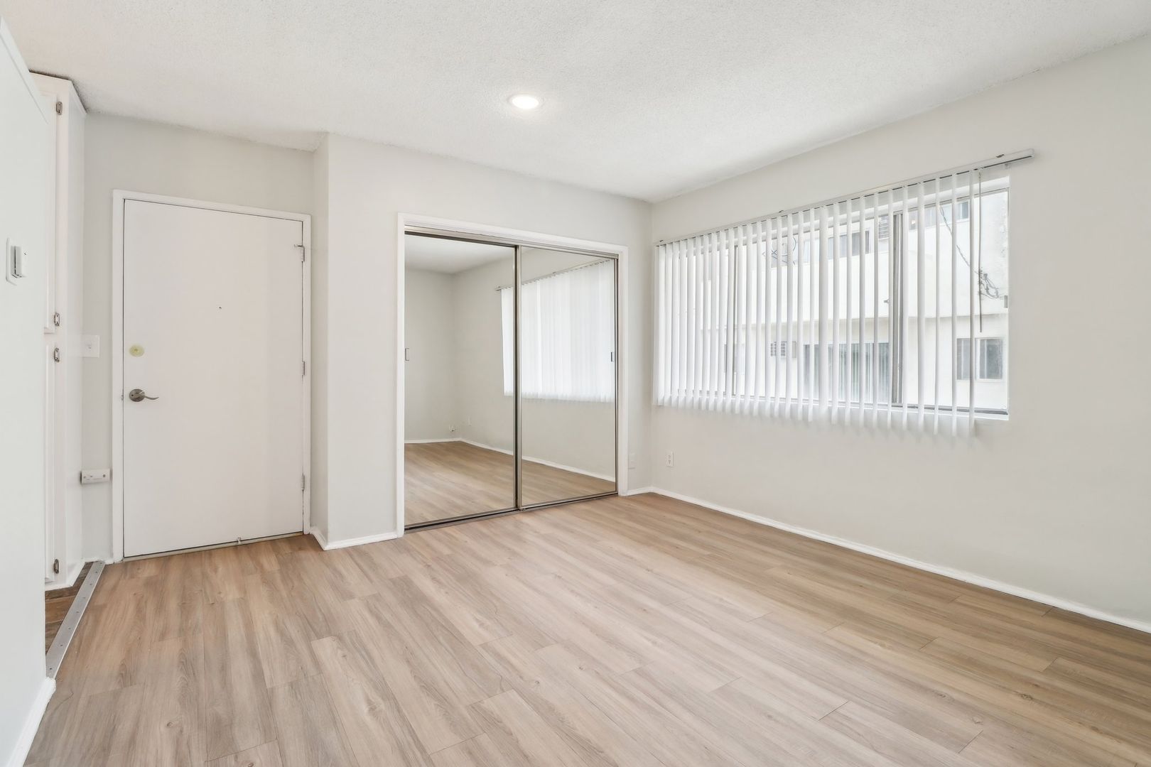 Los Angeles Apartment: 1275 Federal Avenue