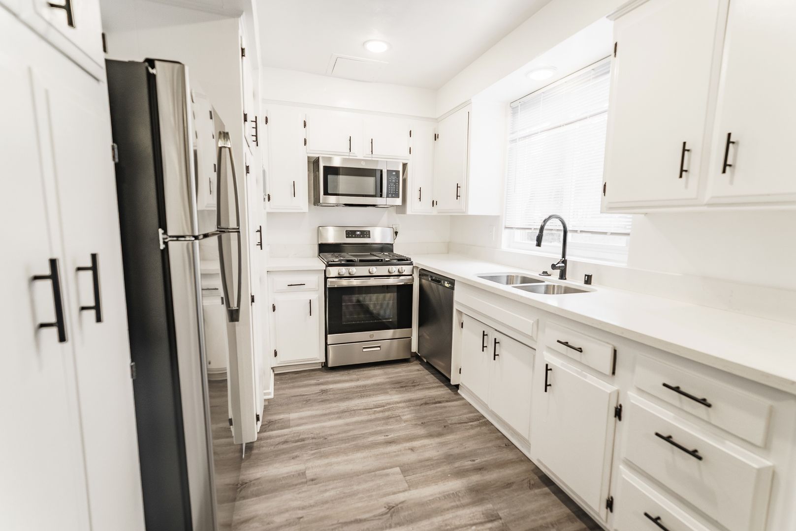 Northridge Apartment: 18404 Vincennes Street