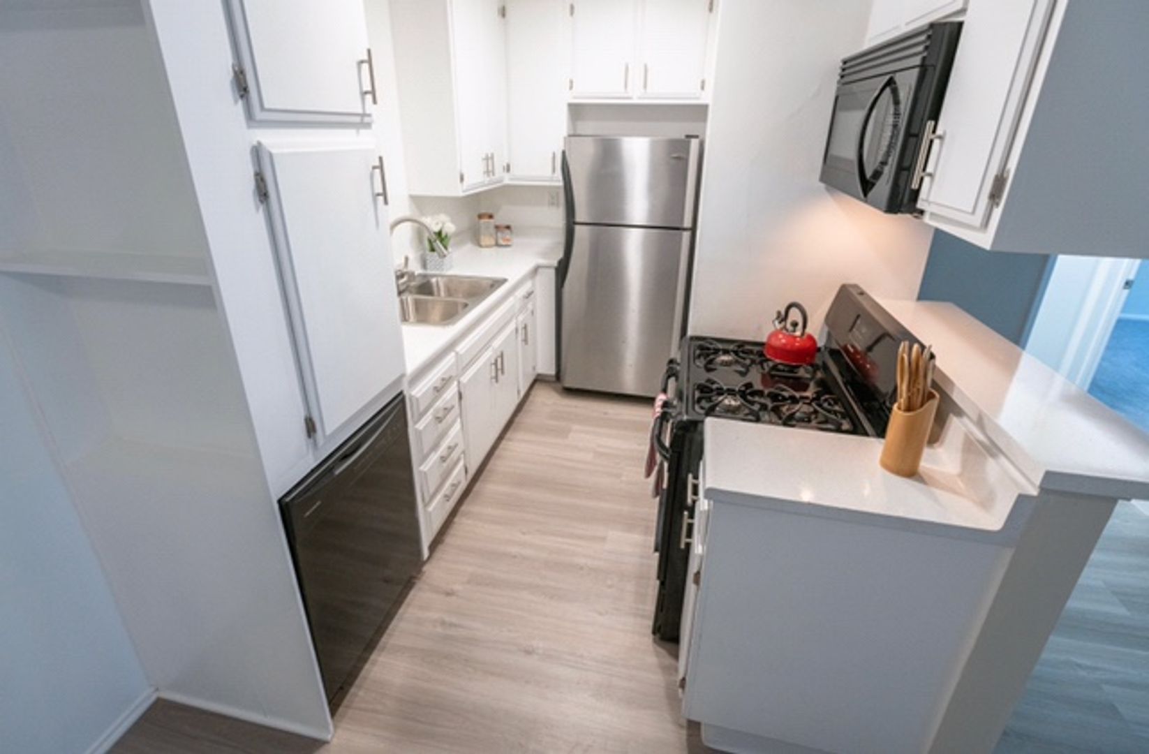 Northridge Apartment: 18400 Prairie Street