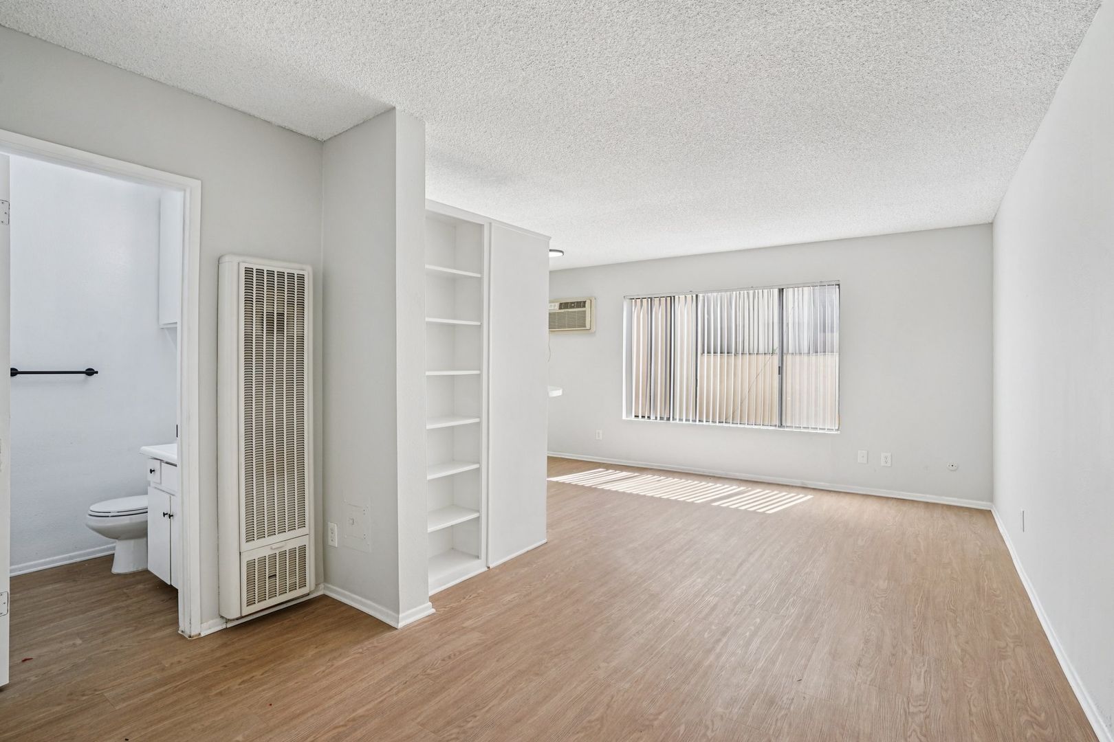 Los Angeles Apartment: 238 S. Serrano Avenue