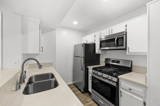 4432 Coldwater - Gorgeous, fully renovated building located in Studio City