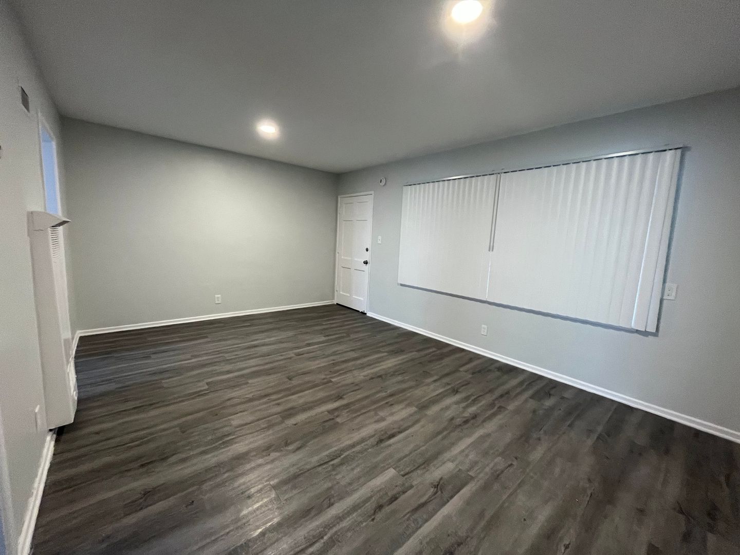 Los Angeles Apartment: 7044 Lanewood Avenue