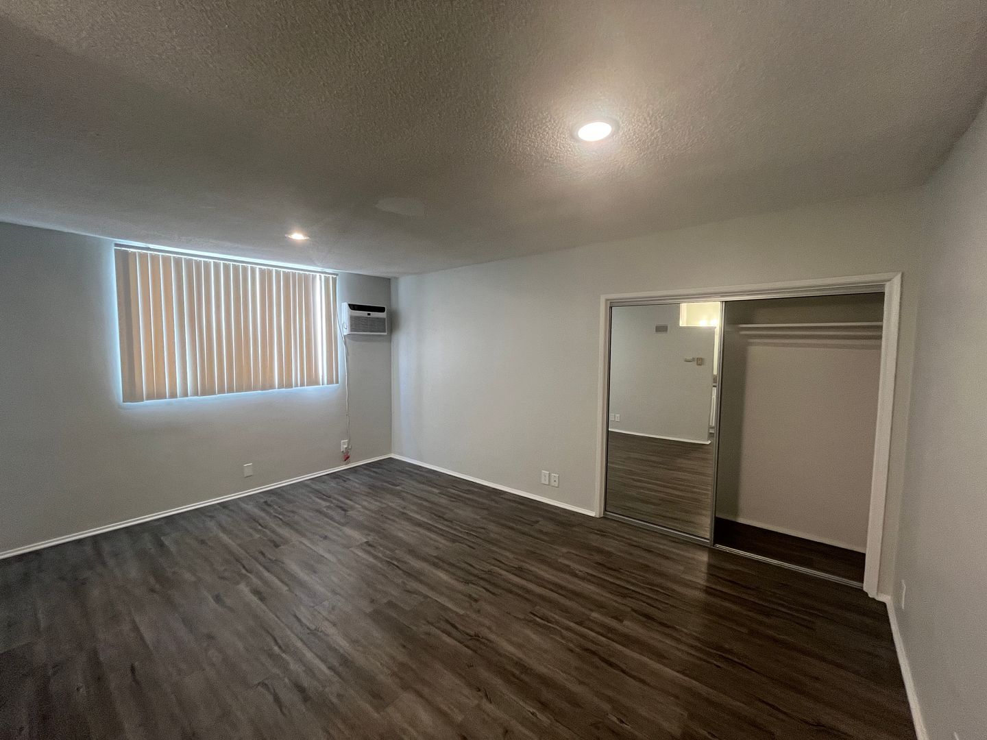 Los Angeles Apartment: 1275 Federal Avenue
