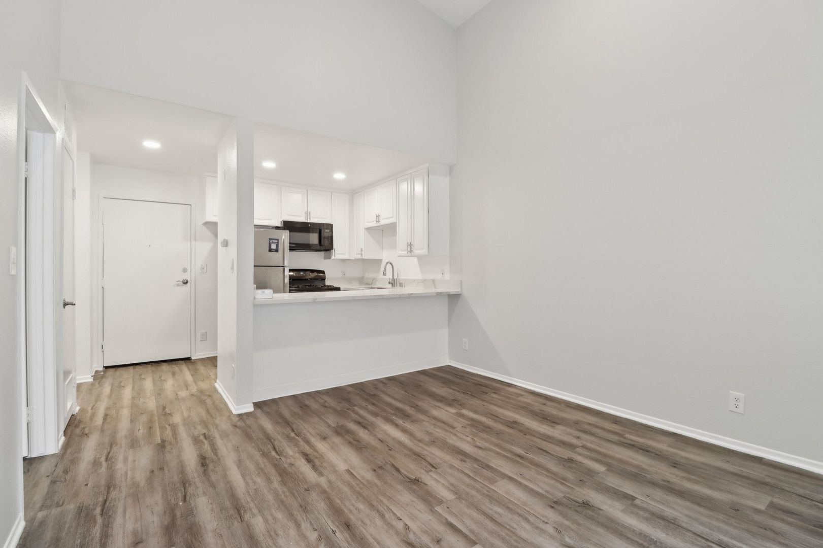 Los Angeles Apartment: 311 S. New Hampshire Avenue