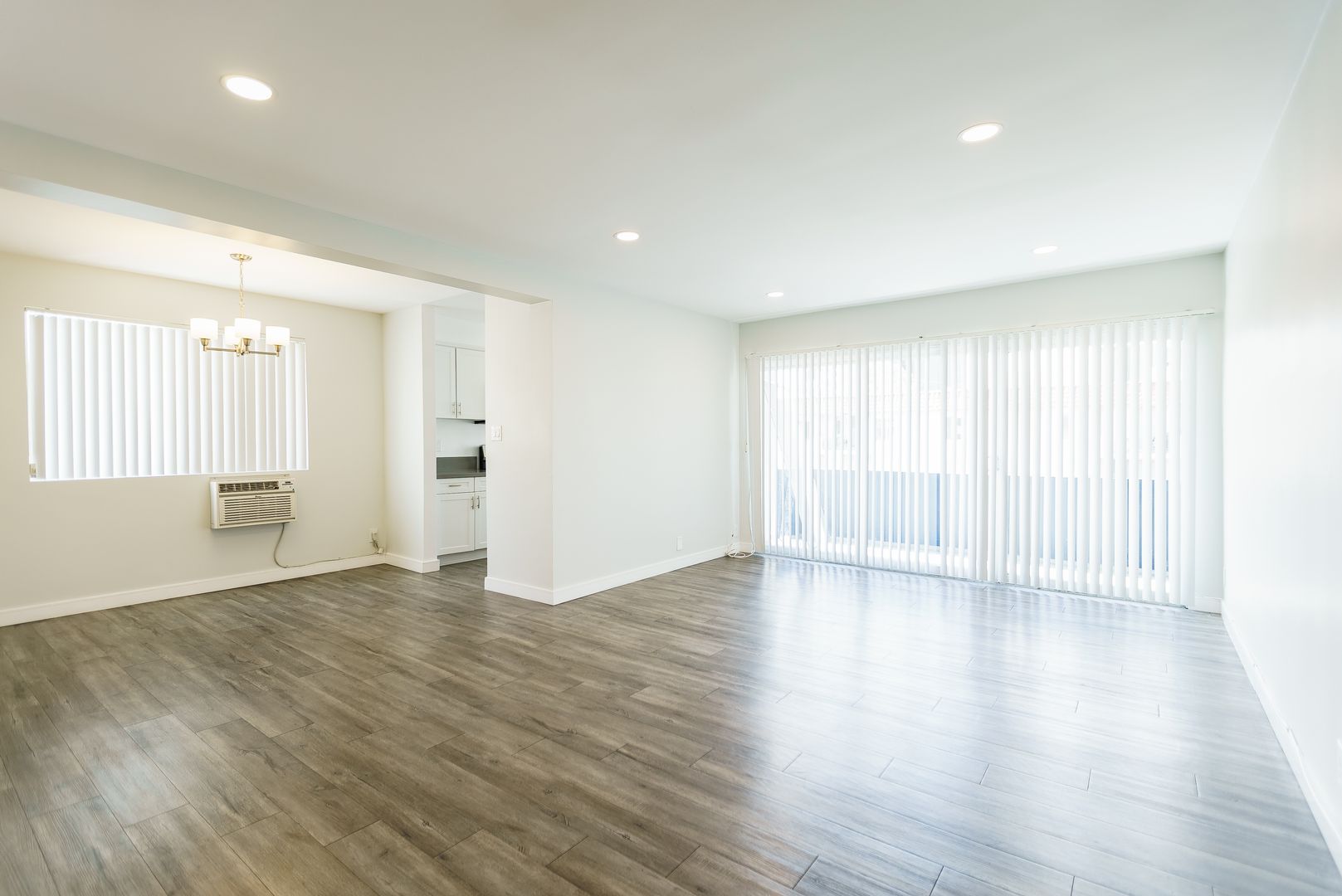 Los Angeles Apartment: 816 S. Bundy Dr