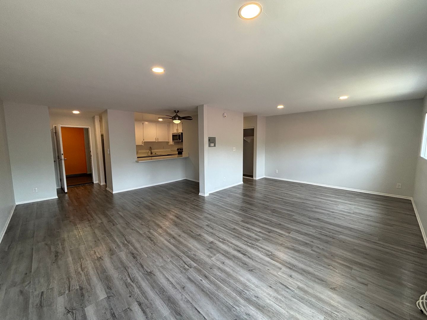 Los Angeles Apartment: 2039 N Las Palmas Ave.