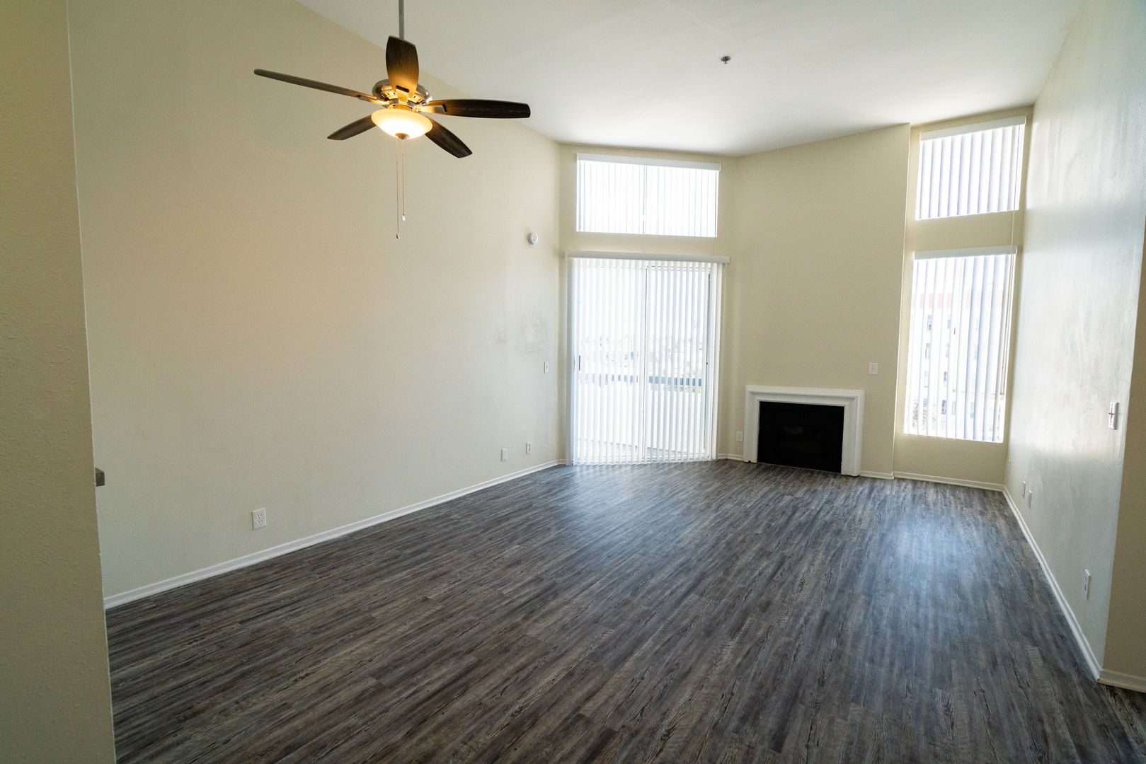 Los Angeles Apartment: 845 S. Kingsley Dr.