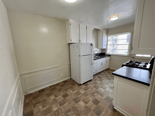UCLA STUDENT DISCOUNT: $800 OFF AT MOVE-IN! Down the street from UCLA! – photo 1