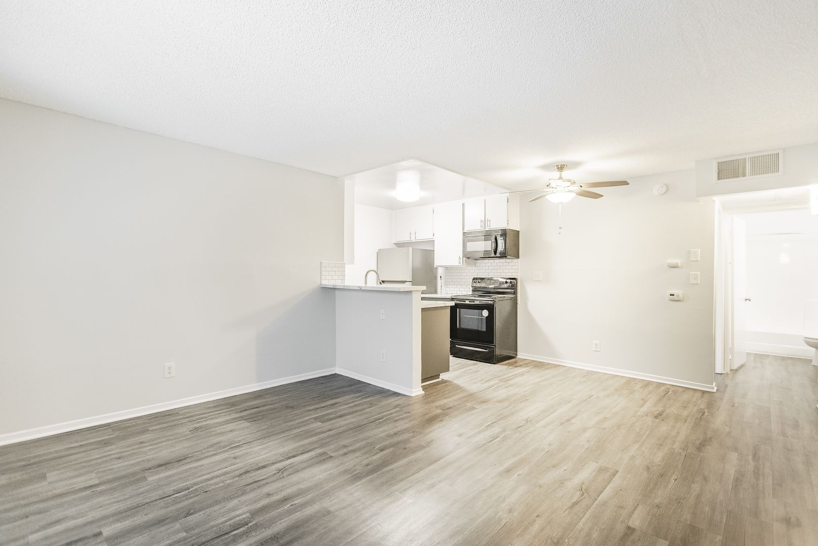 Los Angeles Apartment: 951 S. Oxford Ave