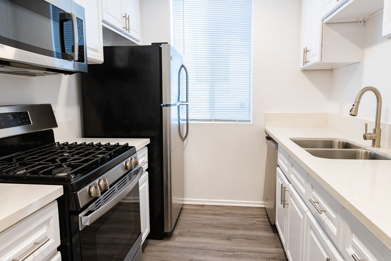 Los Angeles Apartment: 11645 Gorham Ave