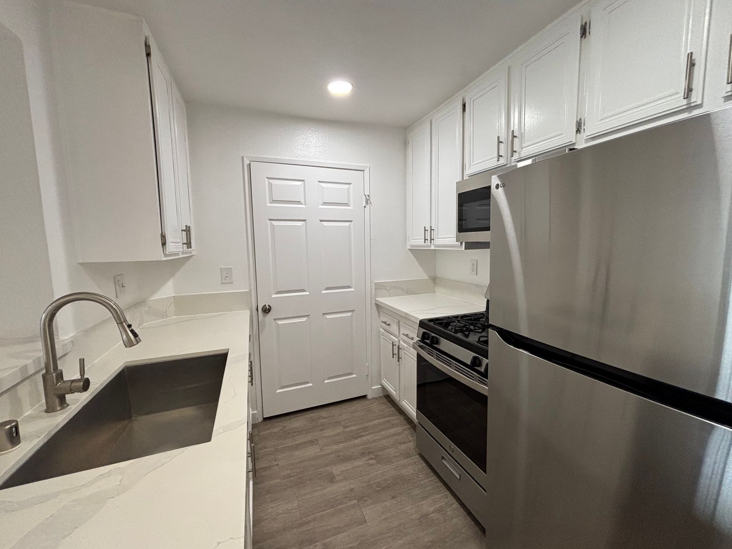 Los Angeles Apartment: 315 South Virgil Avenue