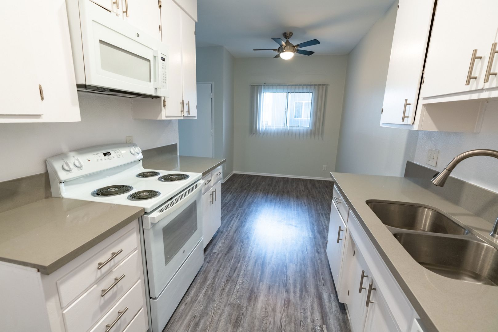 Northridge Apartment: 18411 Vincennes St