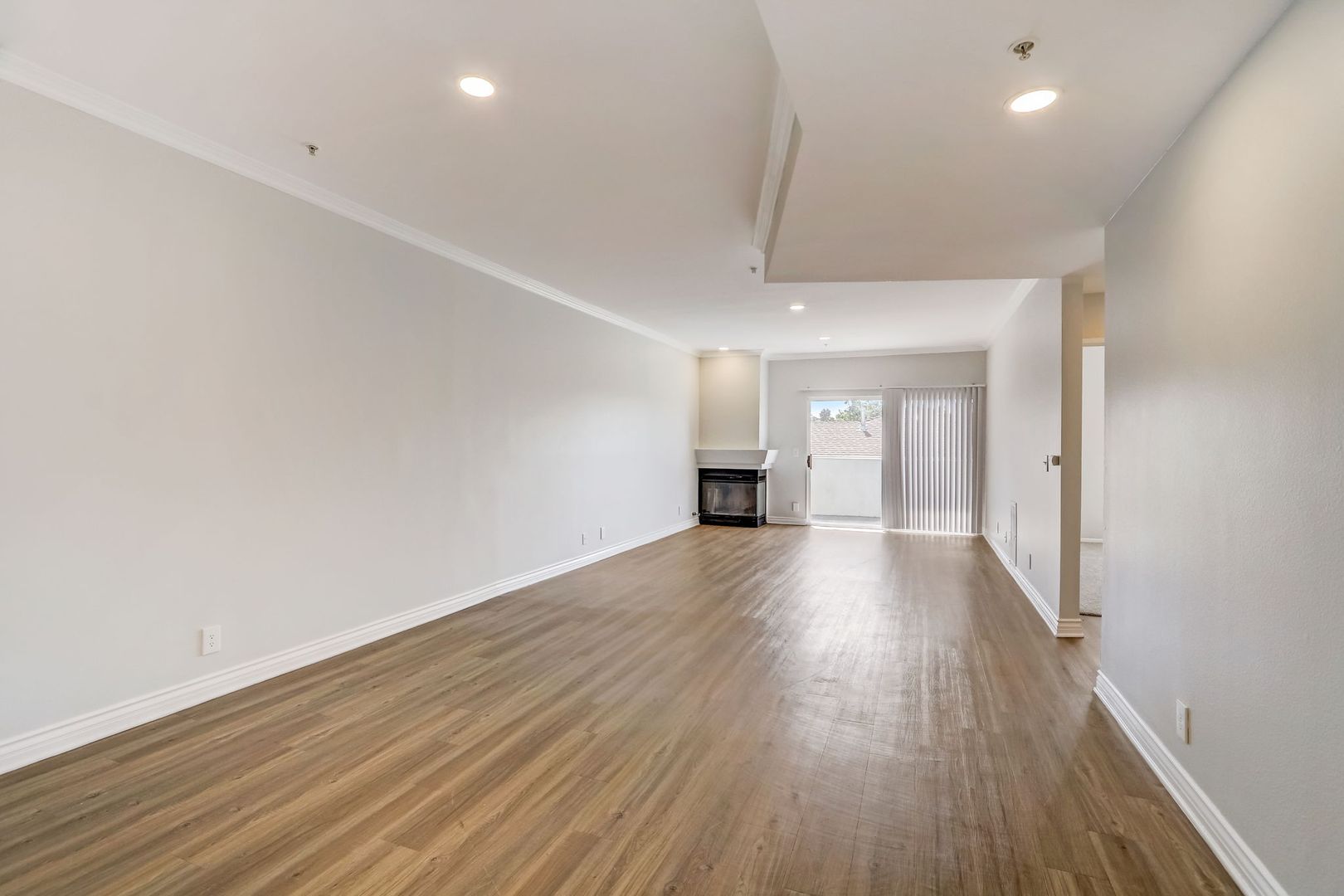 Pacific Palisades Apartment: 16070 Sunset Blvd