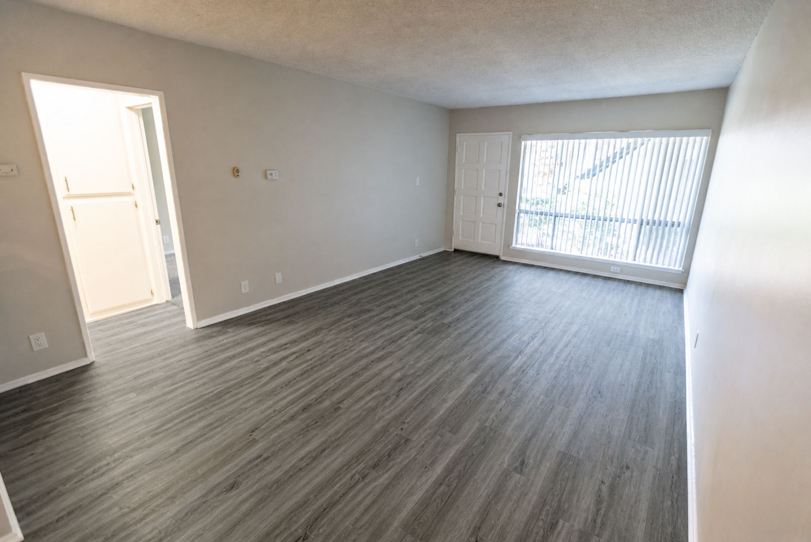 Northridge Apartment: 18400 Prairie Street