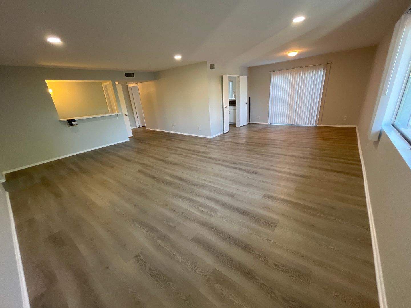 Los Angeles Apartment: 616 North Sweetzer Avenue