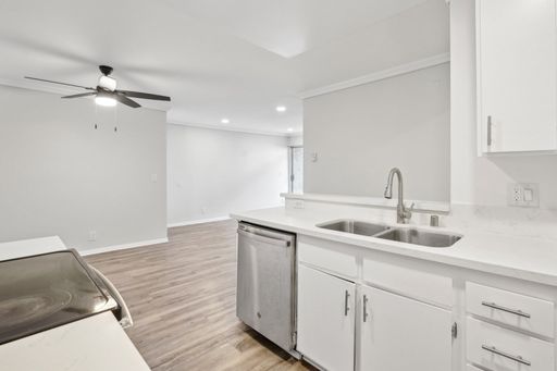 4444 Ensign - Gorgeous, fully renovated building located in Toluca Lake