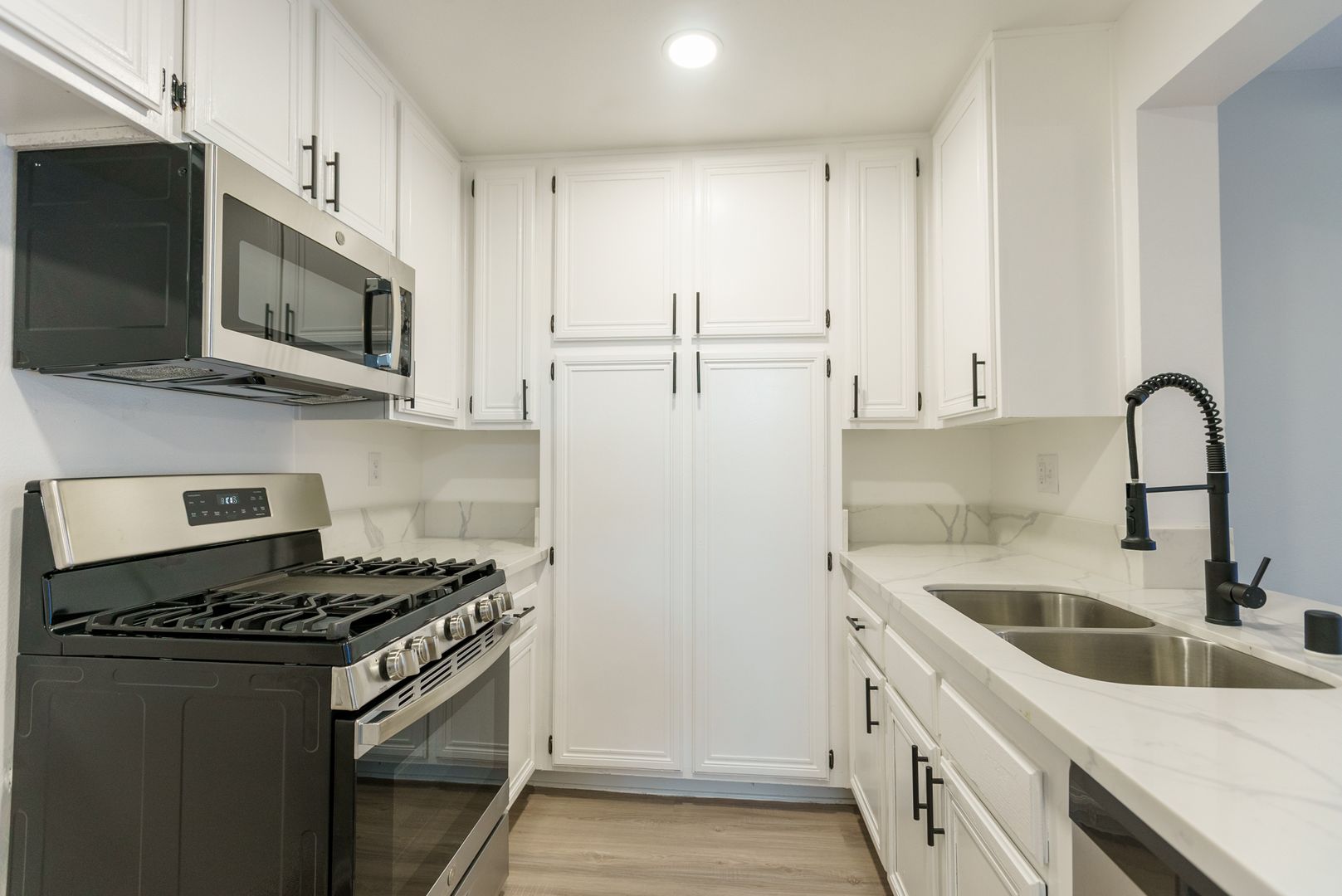 Los Angeles Apartment: 315 South Virgil Avenue