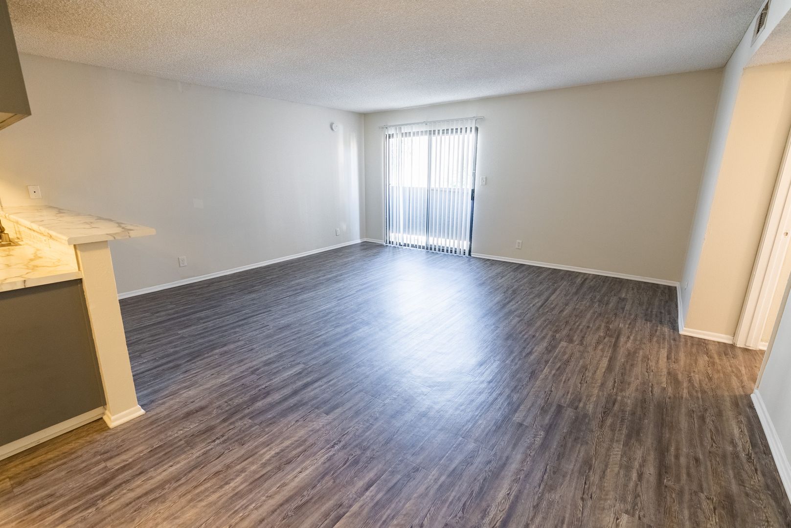 Los Angeles Apartment: 951 S. Oxford Ave