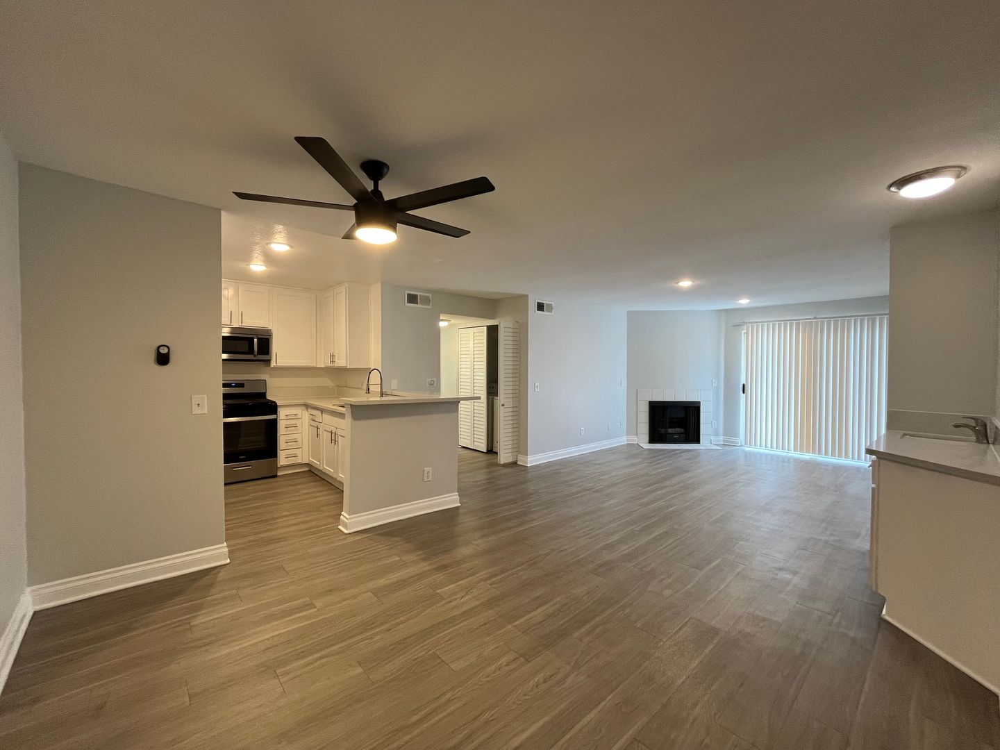 Sherman Oaks Apartment: 14056 Valleyheart