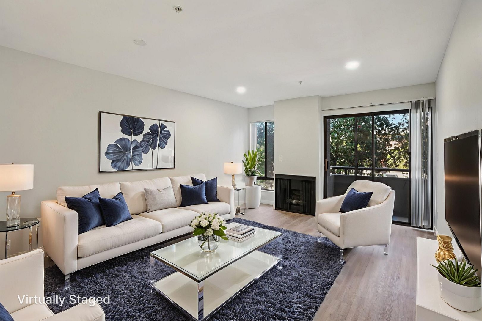 Los Angeles Apartment: 315 South Virgil Avenue