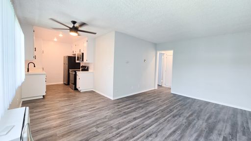 18424 Halsted - Gorgeous, fully renovated building located in Northridge