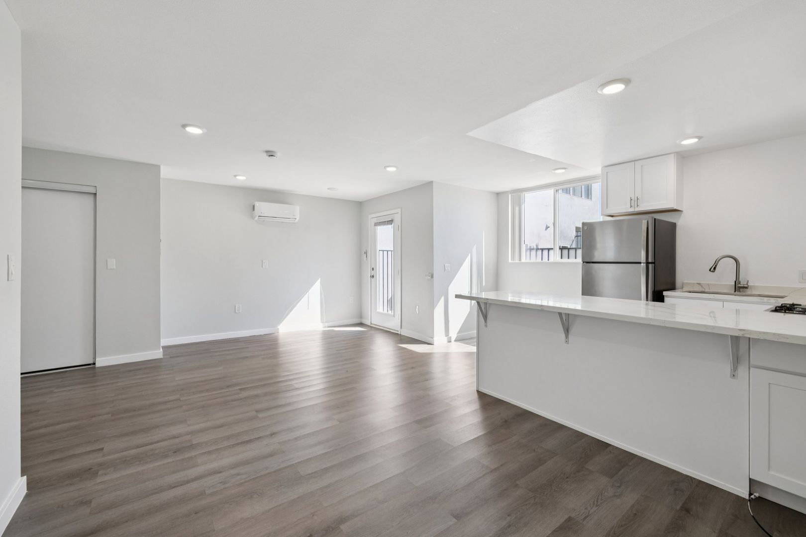 Northridge Apartment: 18400 Prairie Street