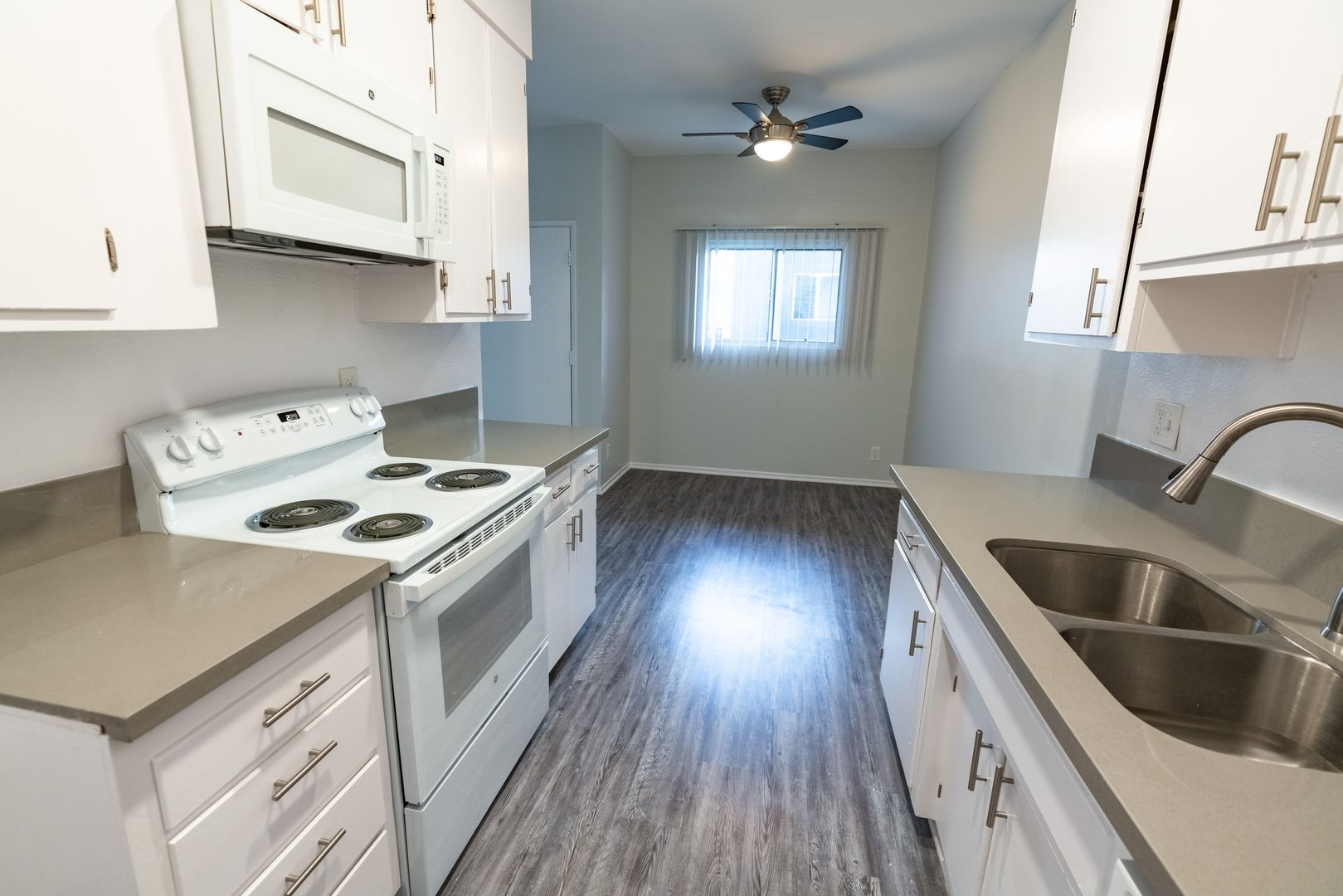 Northridge Apartment: 18411 Vincennes St