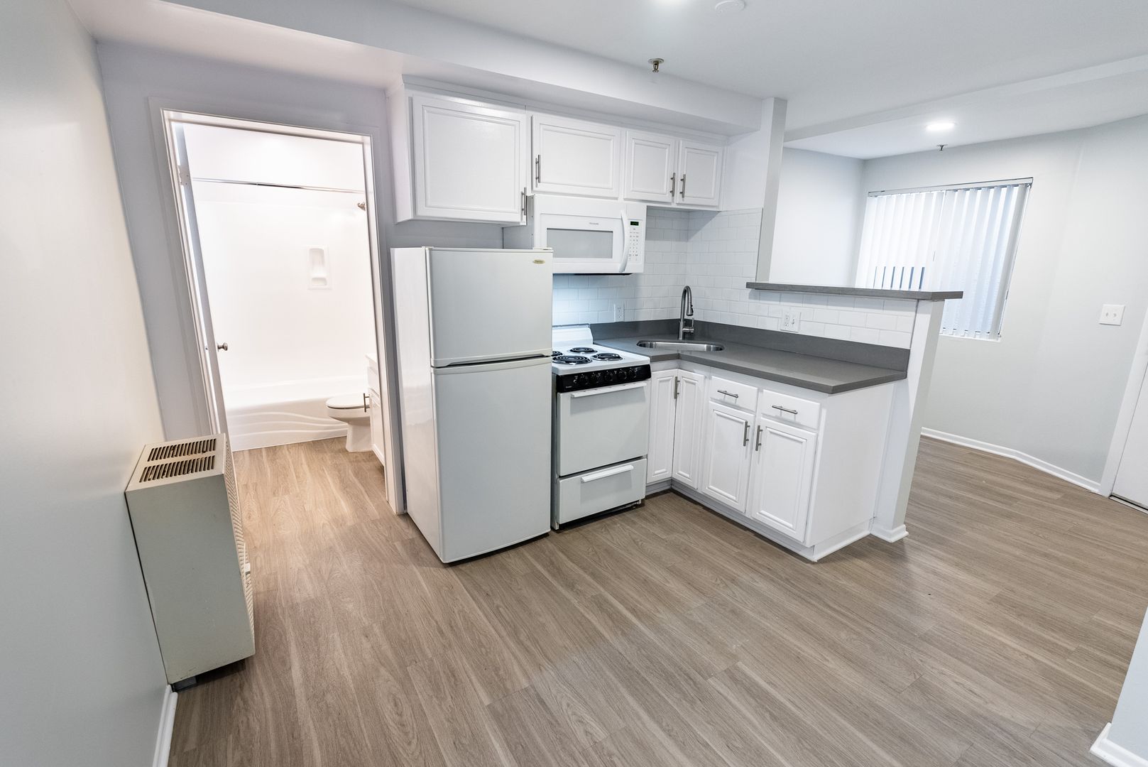 Santa Monica Apartment: 1015 2nd Street