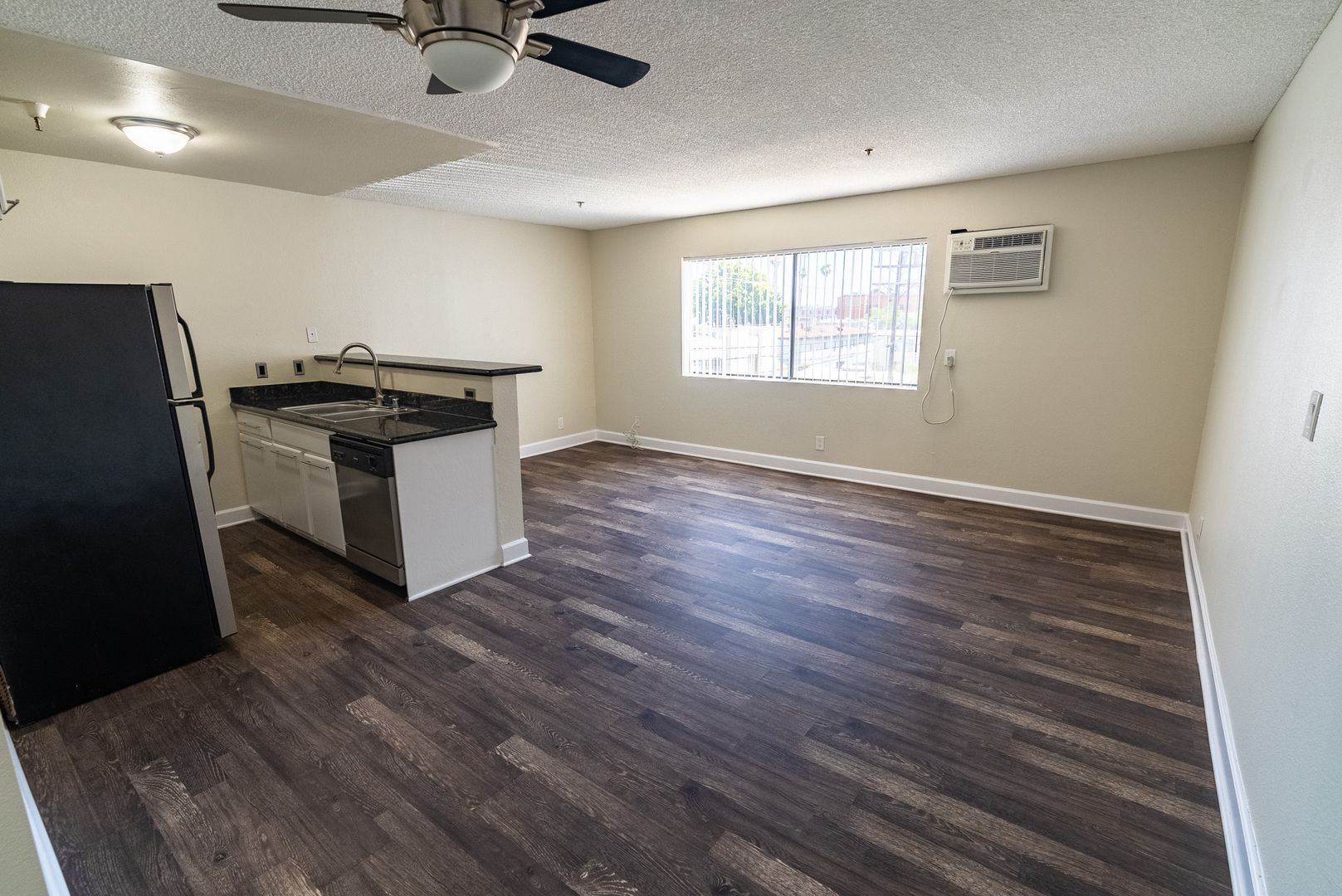 Los Angeles Apartment: 700 S. Berendo Ave