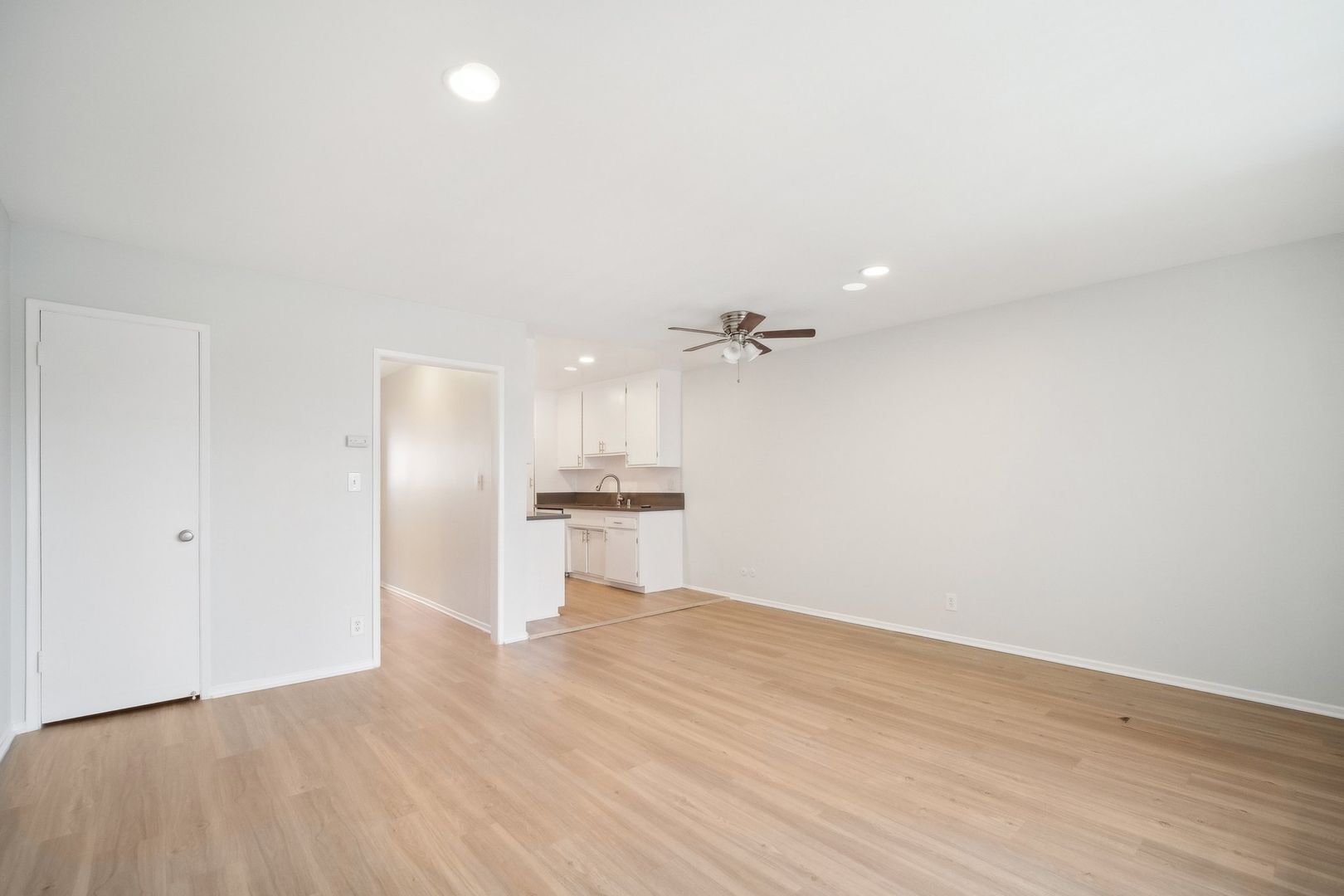 Northridge Apartment: 18411 Vincennes St