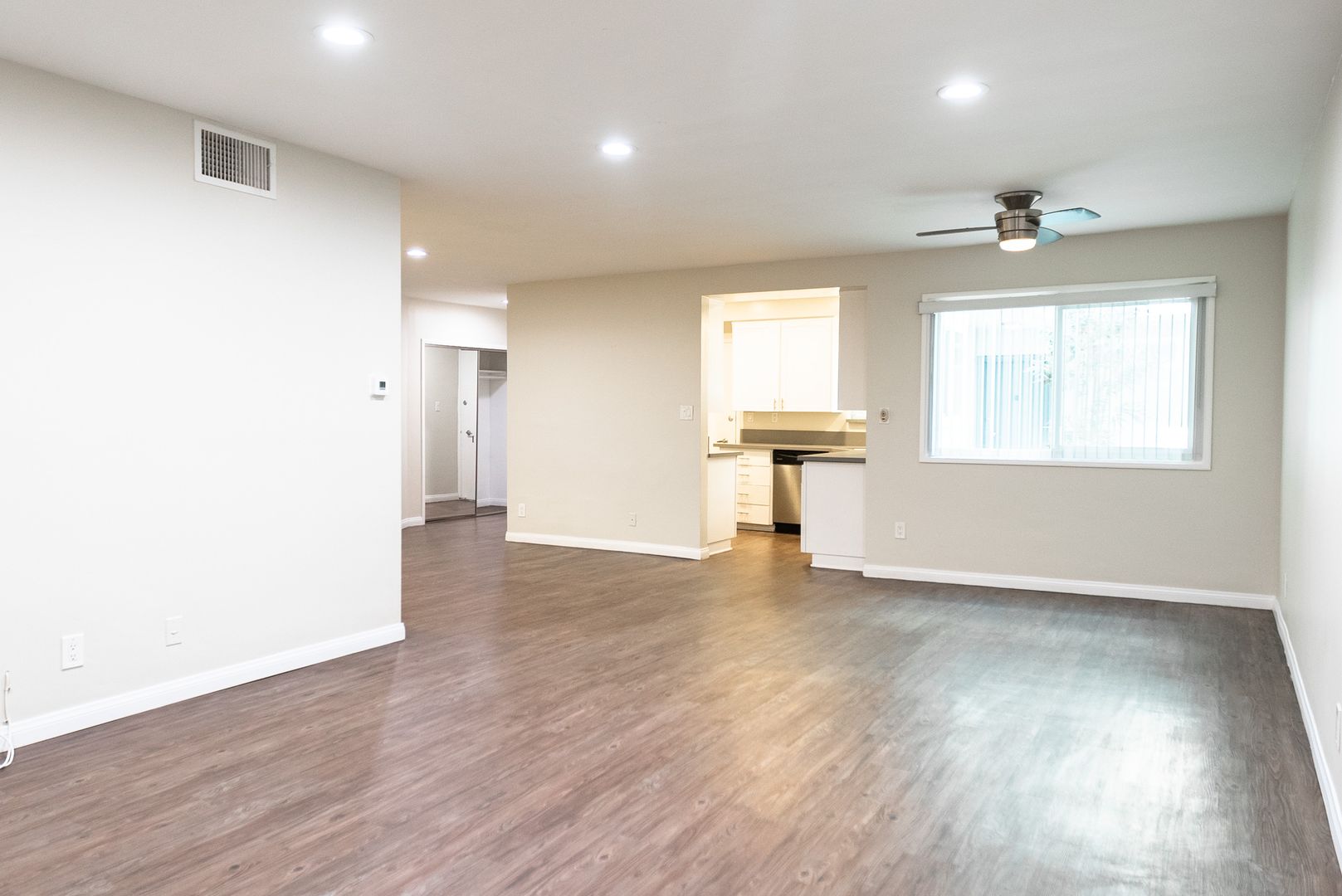 Los Angeles Apartment: 1371 S. Beverly Glen Blvd