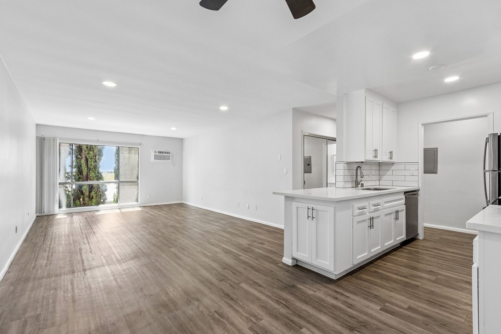Los Angeles Apartment: 1635 North Martel Avenue