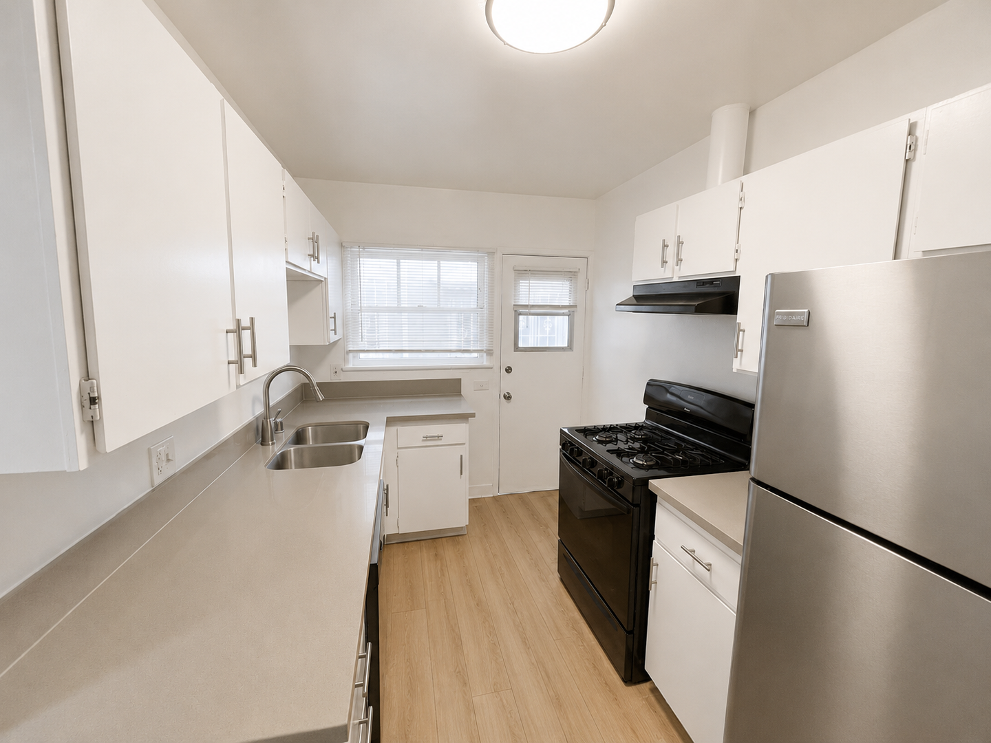 Los Angeles Apartment: 457-459 Kelton Avenue