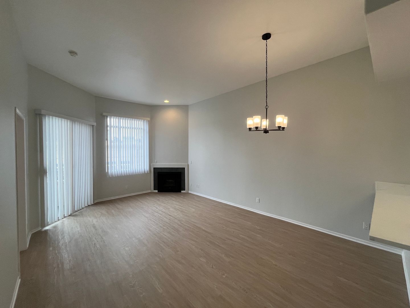 Pacific Palisades Apartment: 16117 W. Sunset Boulevard