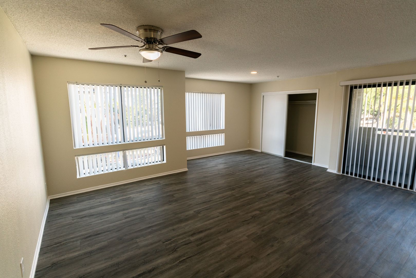 Los Angeles Apartment: 700 S. Berendo Ave