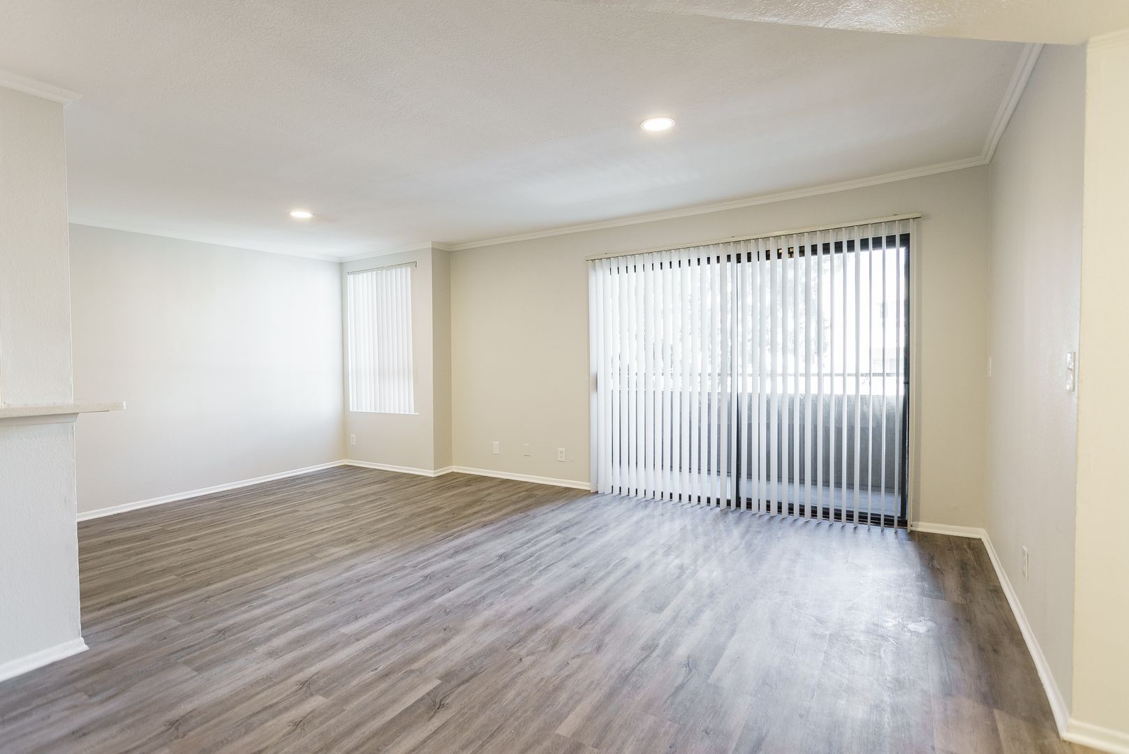 Van Nuys Apartment: 6310 Sylmar Ave