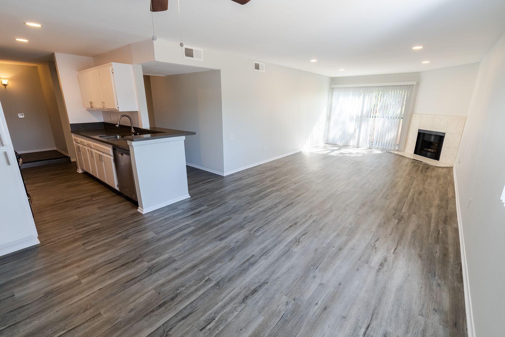 Studio City Apartment: 4432 Coldwater Canyon Ave