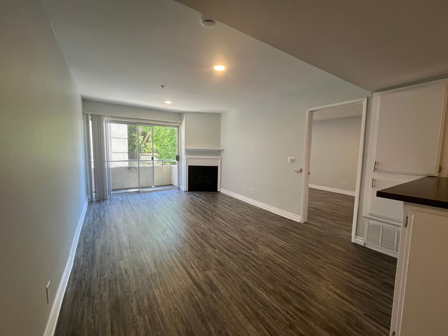 Sherman Oaks Apartment: 4378 Sepulveda Blvd