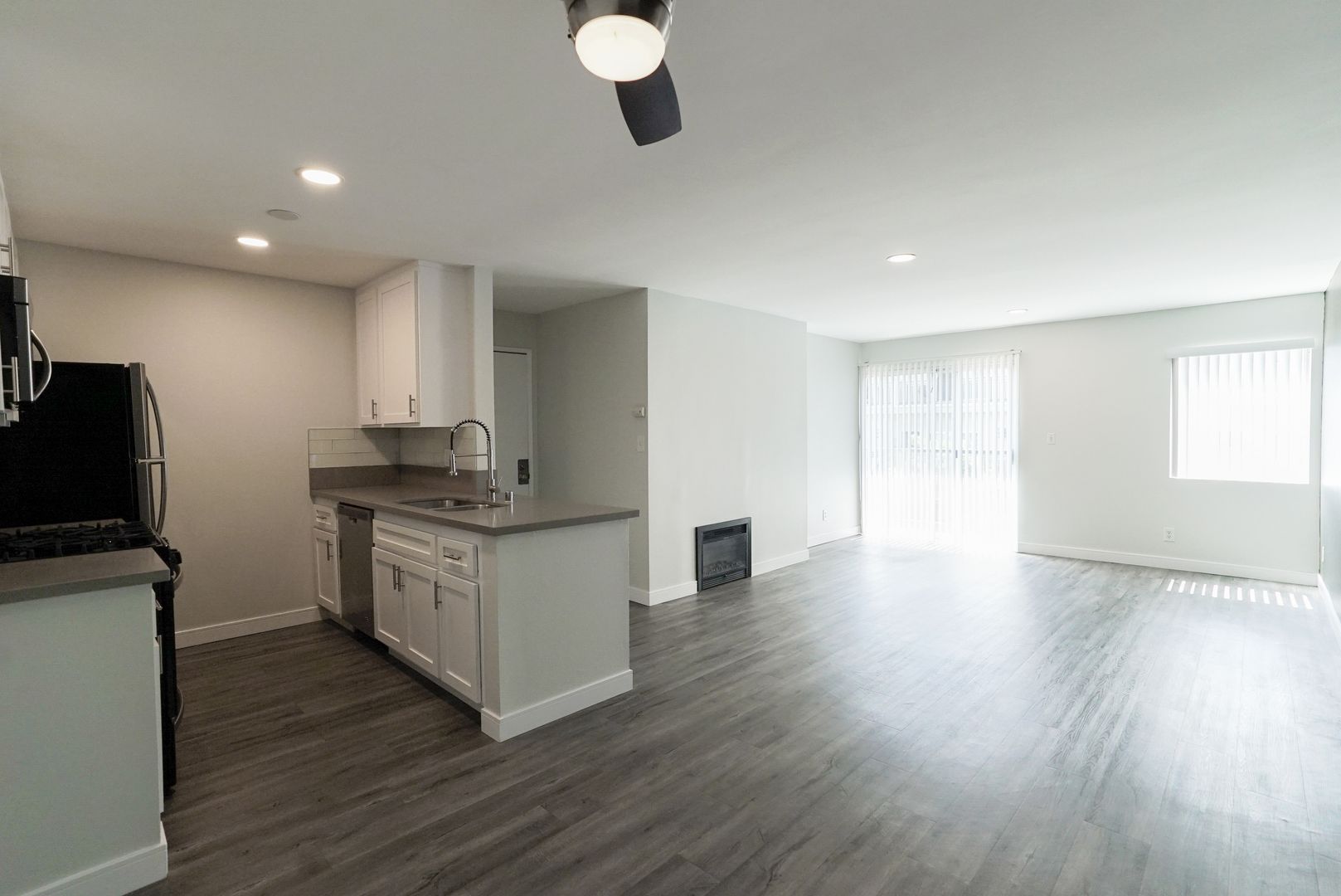 Marina Del Rey Apartment: 17 Northstar Street