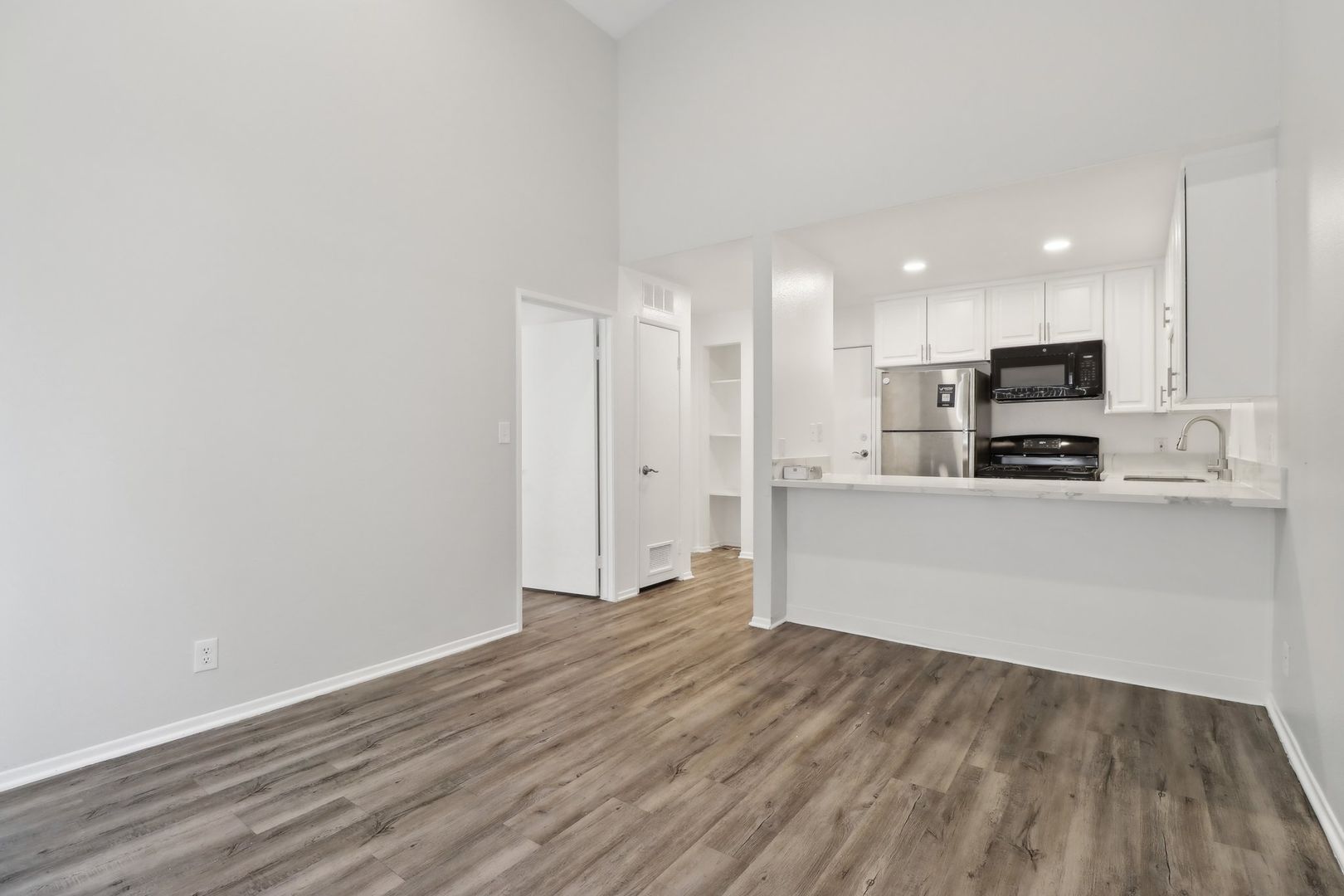 Los Angeles Apartment: 311 S. New Hampshire Avenue
