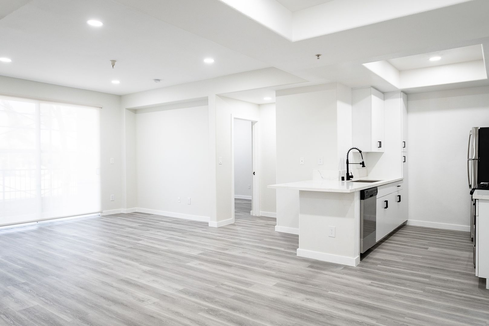 Los Angeles Apartment: 2820 Sawtelle Boulevard