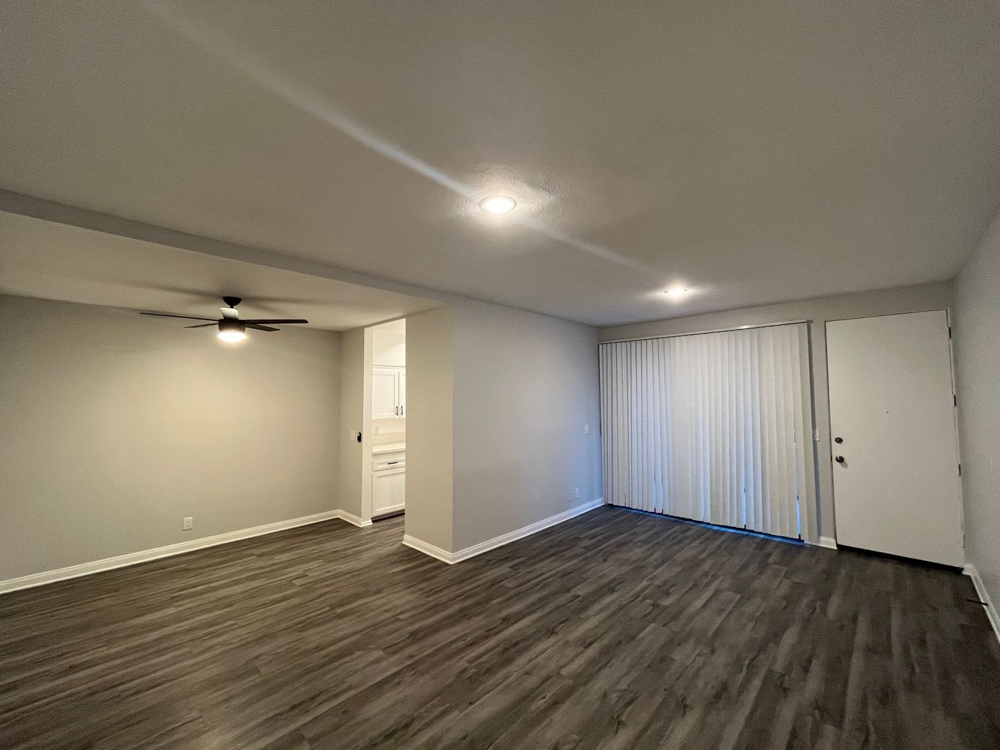Los Angeles Apartment: 1527 Veteran Avenue