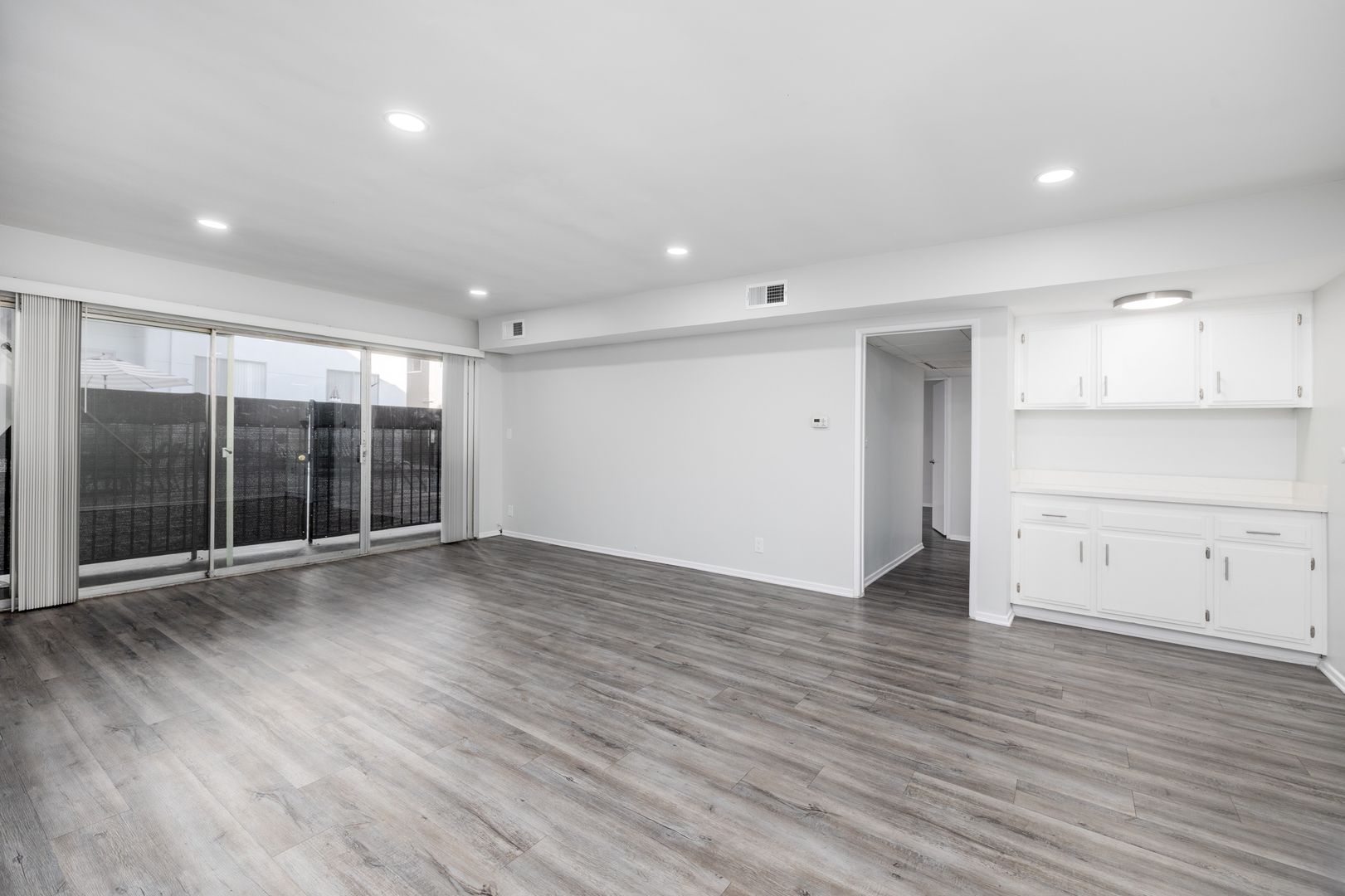 Los Angeles Apartment: 1865 N. Fuller Ave