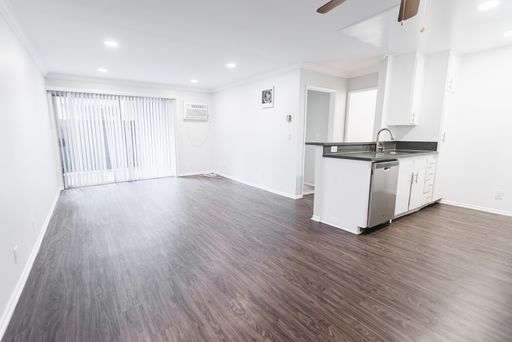 4444 Ensign - Gorgeous, fully renovated building located in Toluca Lake