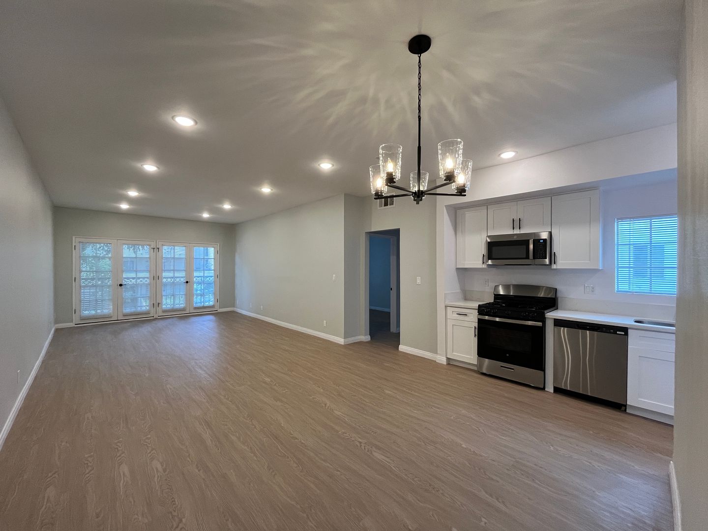 Los Angeles Apartment: 1620 S. Bentley Avenue