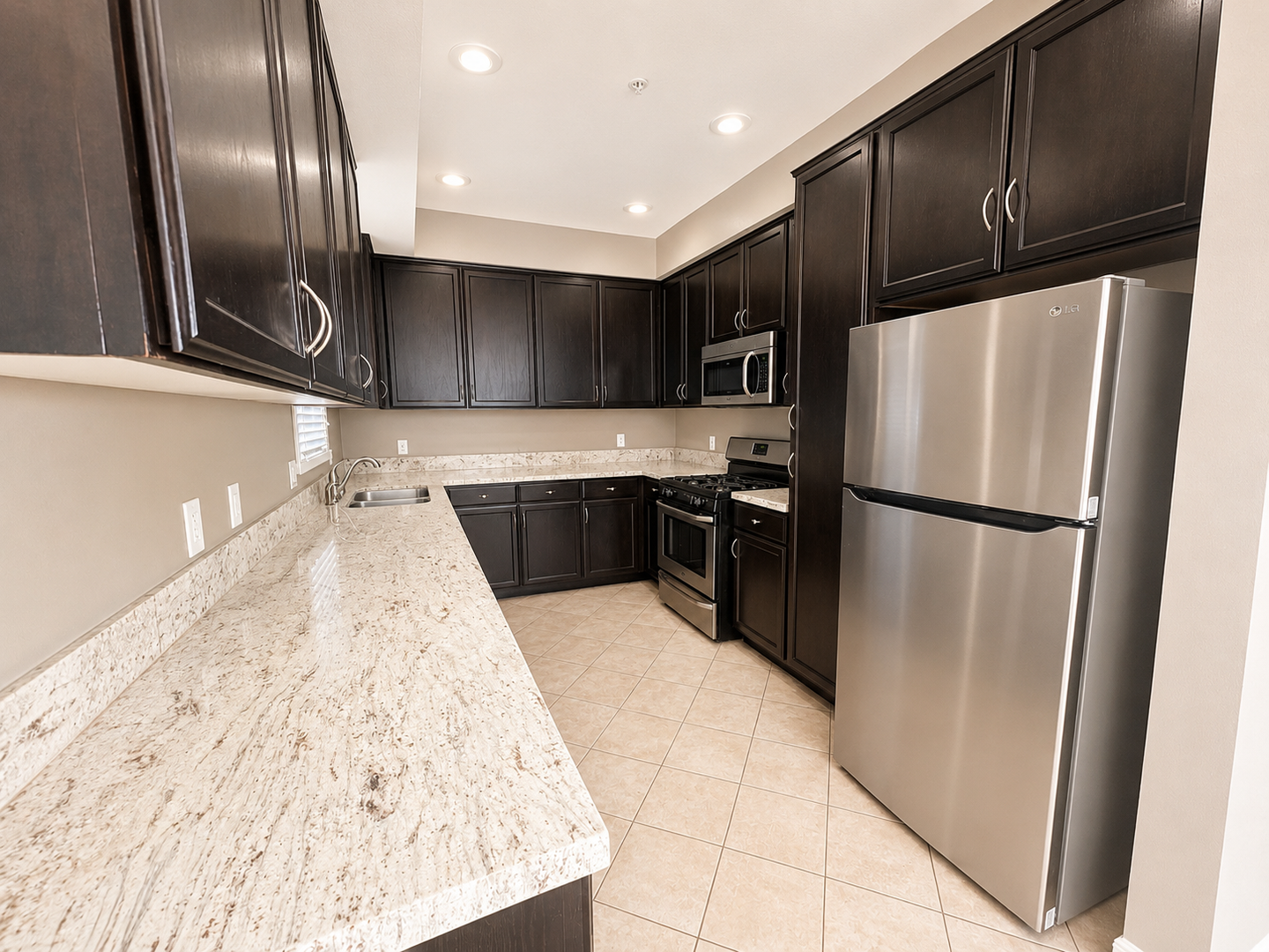 Sherman Oaks Apartment: 4742 Sepulveda Boulevard