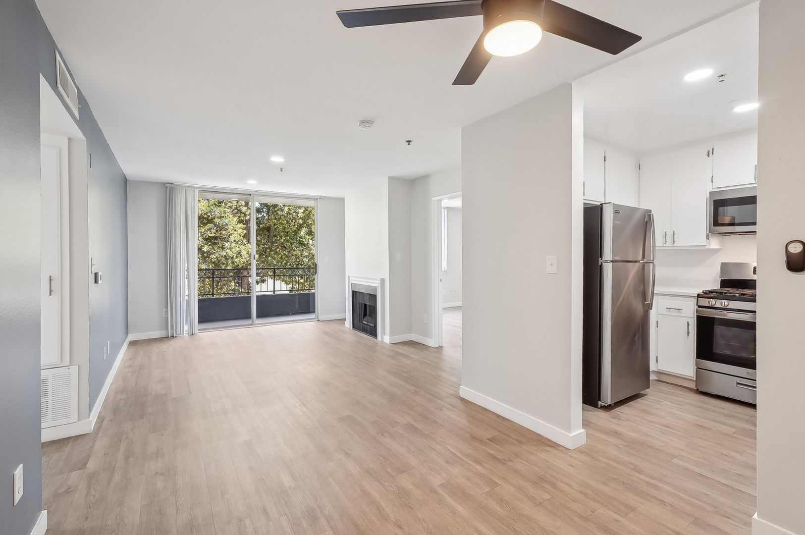 Los Angeles Apartment: 310 South Virgil Avenue