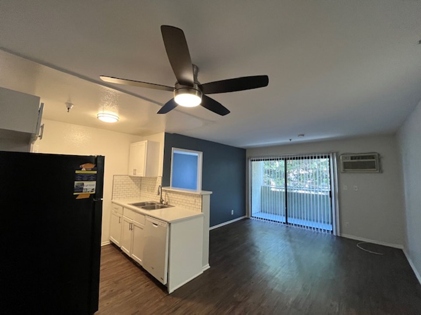 Los Angeles Apartment: 700 S. Berendo Ave